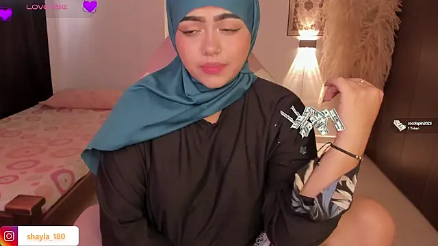 shayla 18 online show from October 16, 2025, 7:33 pm