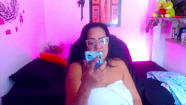 menfismuller2 online show from September 19, 2025, 5:28 pm