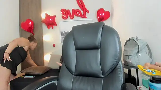 Cheryl JONES online show from February 24, 2026, 5:52 am