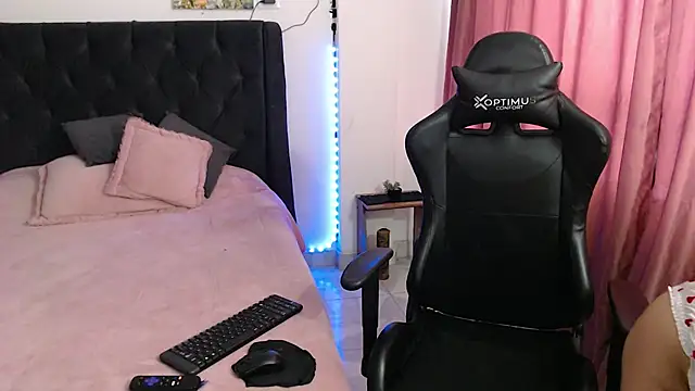 Fleurmeyer79 online show from October 4, 2025, 7:04 pm