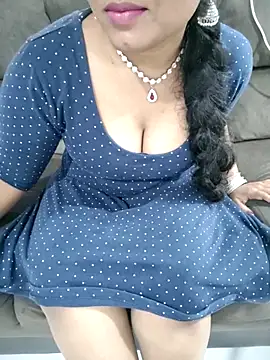 Mounika25 online show from January 31, 2026, 7:56 pm