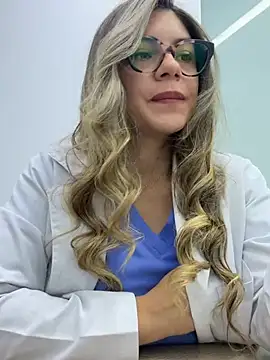 alicee16 online show from January 12, 2026, 4:14 pm