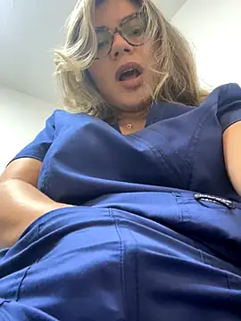 alicee16 online show from November 19, 2025, 9:26 pm