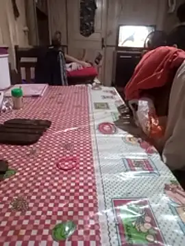 Raquelluciano online show from February 6, 2026, 10:50 pm