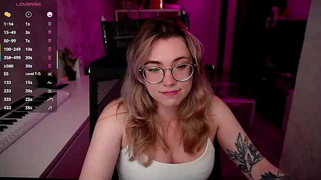 RemyCute online show from September 13, 2025, 4:51 pm