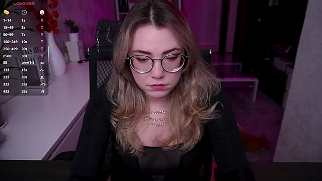 RemyCute online show from November 29, 2025, 2:06 pm