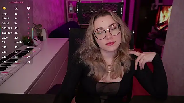 RemyCute online show from March 20, 2025, 7:35 pm