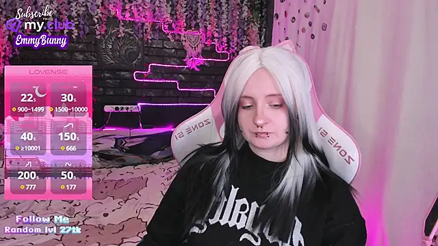 EmmyBunny online show from February 10, 2025, 5:41 pm