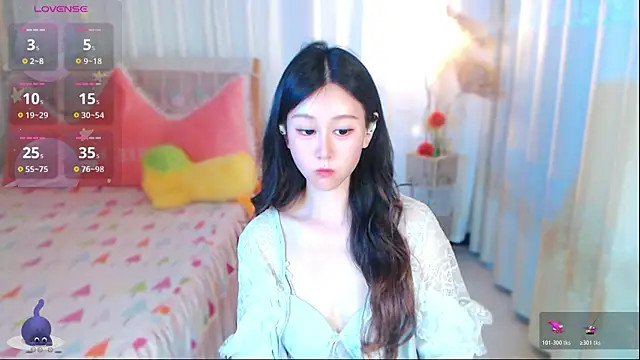 Aimee-520 online show from May 26, 2026, 7:39 am