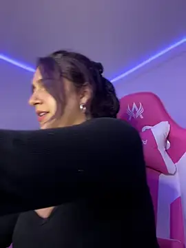 Alicia Ruiz online show from February 1, 2026, 1:15 am