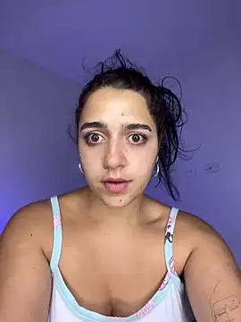 Alicia Ruiz online show from October 8, 2025, 7:32 am