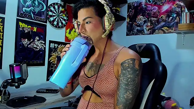 Snapshot of dariell_smokesexx chatting on July 6, 2026, 6:54 pm dariell smokesexx online show from July 6, 2026, 6:54 pm