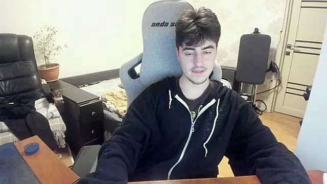 Knuckles17 online show from November 28, 2025, 1:06 am