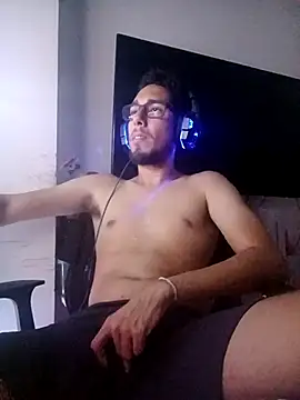 Mateusoliver7 online show from April 8, 2026, 12:12 am