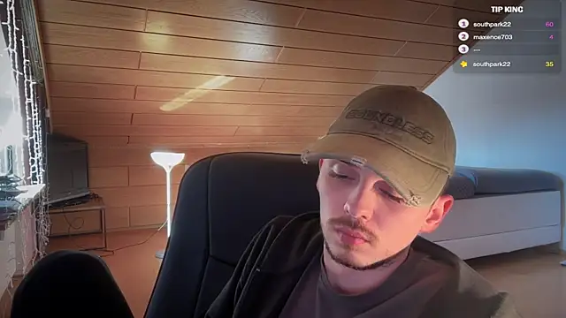 Snapshot of naked_psy chatting on February 17, 2025, 9:56 am naked psy online show from February 17, 2025, 9:56 am