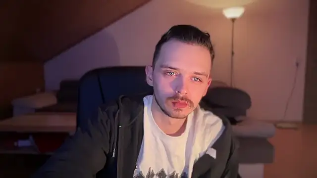 Snapshot of naked_psy chatting on February 7, 2025, 1:04 am naked psy online show from February 7, 2025, 1:04 am