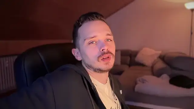 Snapshot of naked_psy chatting on February 7, 2025, 4:06 am naked psy online show from February 7, 2025, 4:06 am