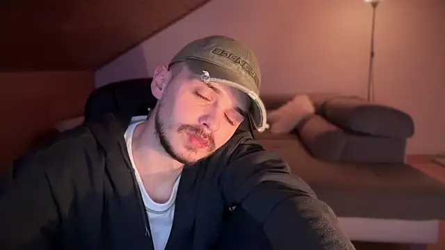 Snapshot of naked_psy chatting on February 3, 2025, 3:09 am naked psy online show from February 3, 2025, 3:09 am