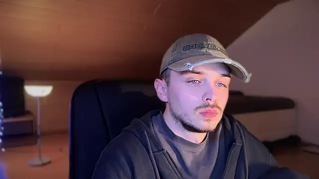 Snapshot of naked_psy chatting on February 15, 2025, 5:30 am naked psy online show from February 15, 2025, 5:30 am