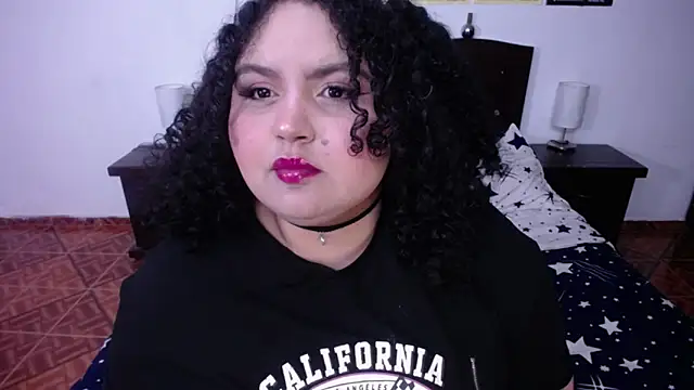 luisianacoxx online show from September 18, 2025, 2:47 am