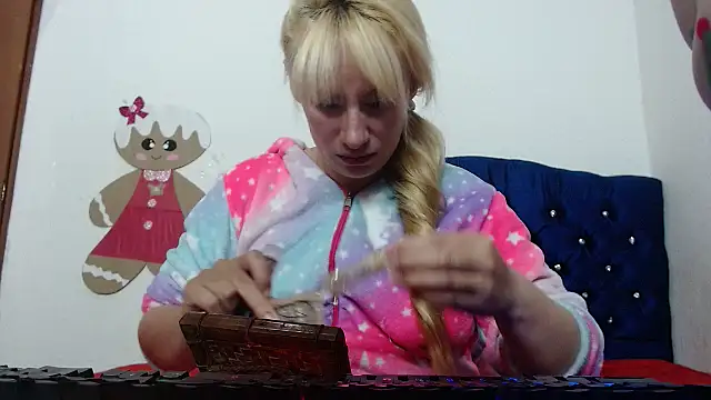 69liamilk69 online show from September 18, 2025, 7:00 am