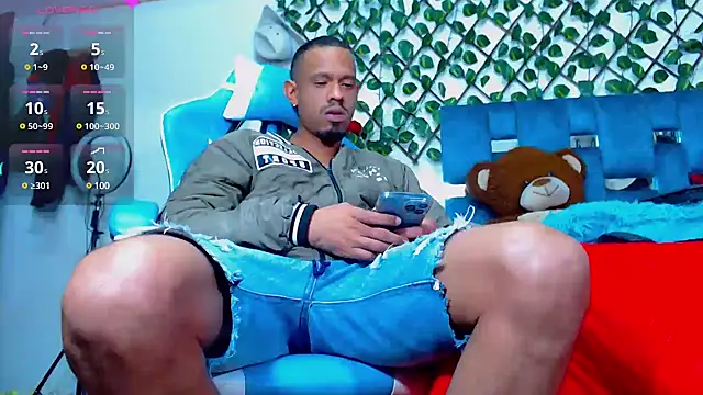 black latin23cm online show from March 15, 2025, 11:50 pm