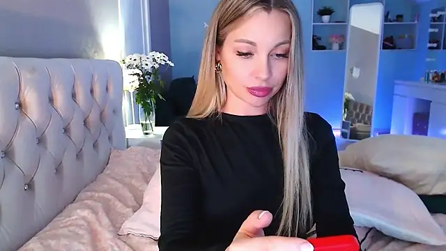 MissSiona online show from February 25, 2025, 8:58 am