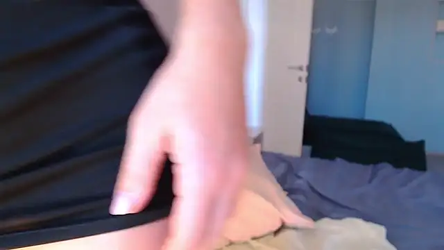 MissSiona online show from April 8, 2026, 10:28 am