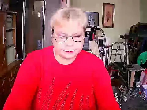 LOLA8888 online show from November 7, 2025, 11:04 am