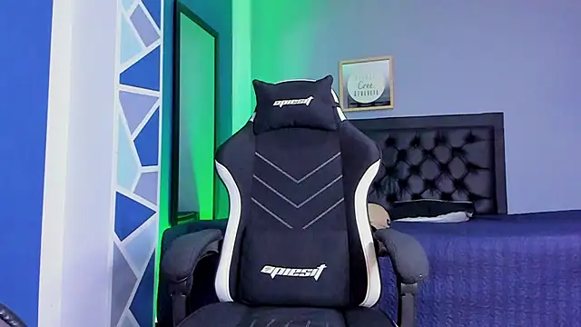 alex oficial online show from October 27, 2025, 1:39 am