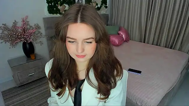 MiracleCurly online show from March 13, 2025, 8:00 pm