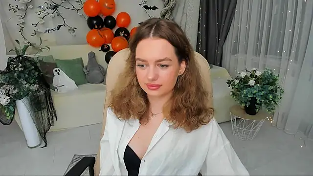 MiracleCurly online show from October 29, 2025, 7:13 pm