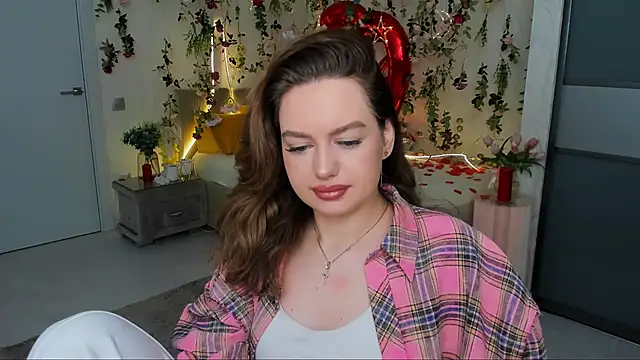 MiracleCurly online show from March 12, 2026, 6:12 pm