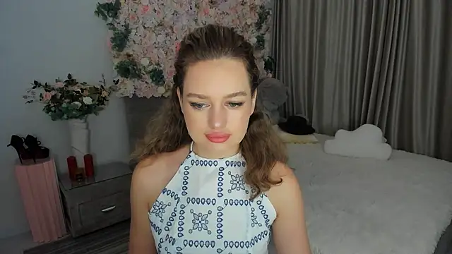 MiracleCurly online show from October 3, 2025, 7:26 pm