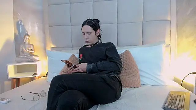 Hecatee 77 online show from September 18, 2025, 7:50 pm