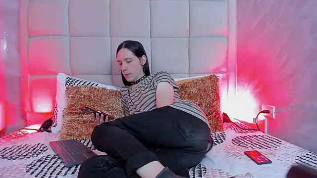 Snapshot of Hecatee_77 chatting on February 17, 2026, 7:55 pm Hecatee 77 online show from February 17, 2026, 7:55 pm