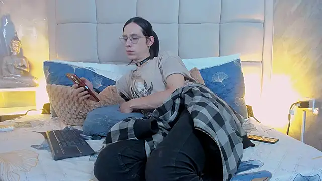 Hecatee 77 online show from October 15, 2025, 7:33 pm