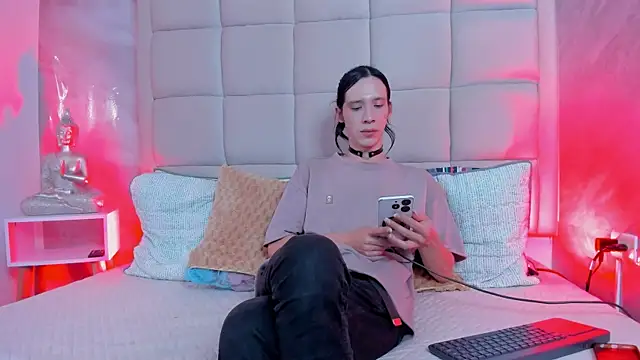 Hecatee 77 online show from November 28, 2025, 7:58 pm