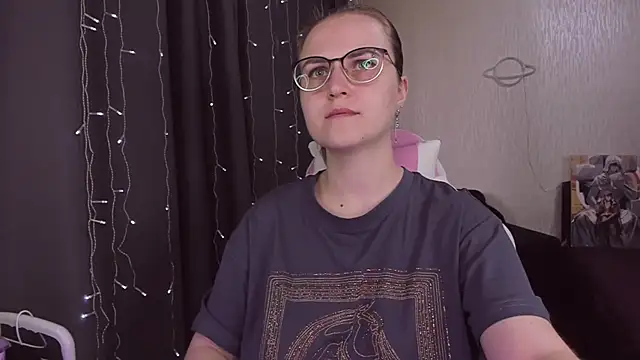 MissBrightShine online show from September 17, 2025, 11:12 am