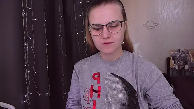 MissBrightShine online show from October 2, 2025, 11:13 am