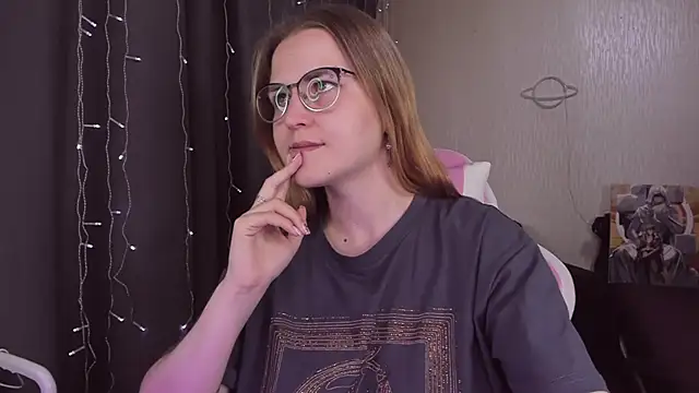 MissBrightShine online show from September 20, 2025, 9:47 am