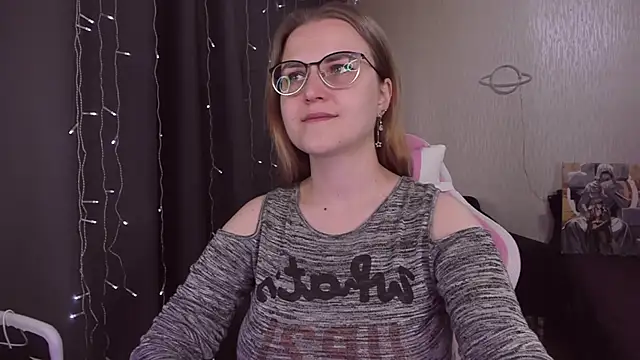 MissBrightShine online show from September 19, 2025, 11:58 am