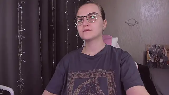 MissBrightShine online show from November 7, 2025, 10:53 am