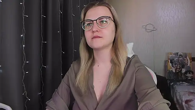 MissBrightShine online show from March 21, 2026, 11:14 am