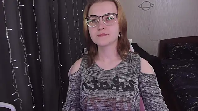 MissBrightShine online show from March 18, 2025, 11:55 am