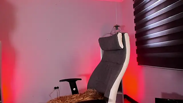 Snapshot of _aish_a_ chatting on November 13, 2025, 7:07 pm aish a online show from November 13, 2025, 7:07 pm