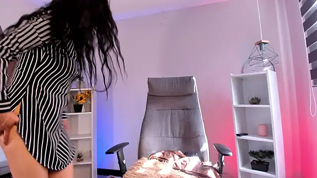 Snapshot of _aish_a_ chatting on November 12, 2025, 7:18 pm aish a online show from November 12, 2025, 7:18 pm