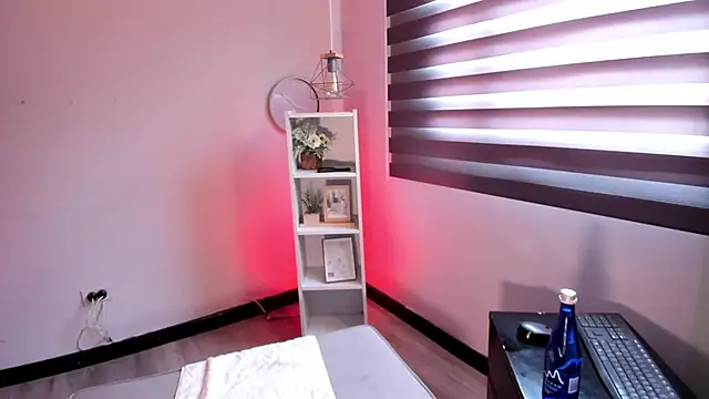 Snapshot of _aish_a_ chatting on September 10, 2025, 7:46 pm aish a online show from September 10, 2025, 7:46 pm