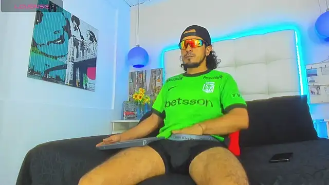 steffanxxll online show from May 24, 2026, 3:23 pm