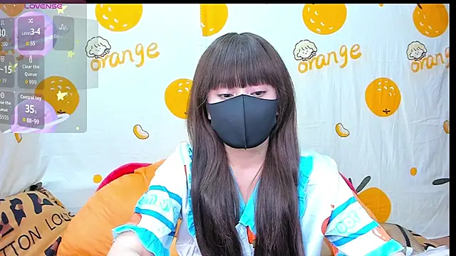 alonelove   online show from November 4, 2025, 2:26 am